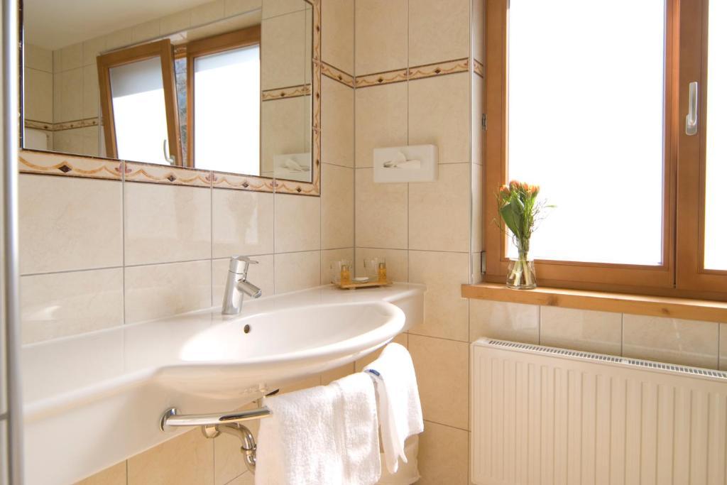 Huber Hotel Tramserhof Landeck Pokoj fotografie
